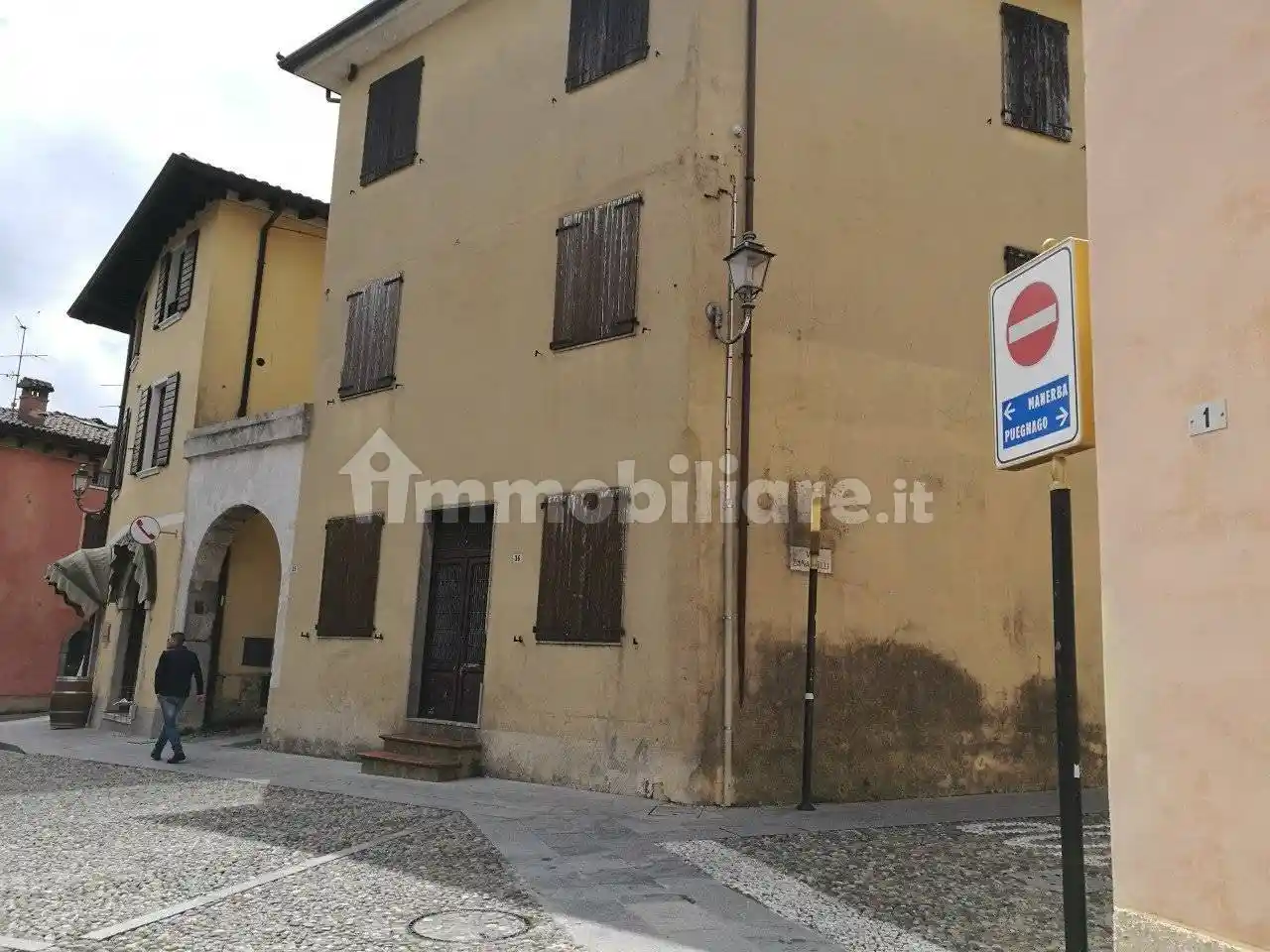 Palazzo - Edificio in vendita a Polpenazze del Garda