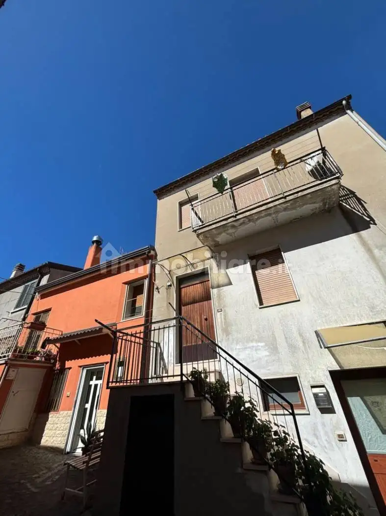 Casa indipendente in vendita a Pietragalla