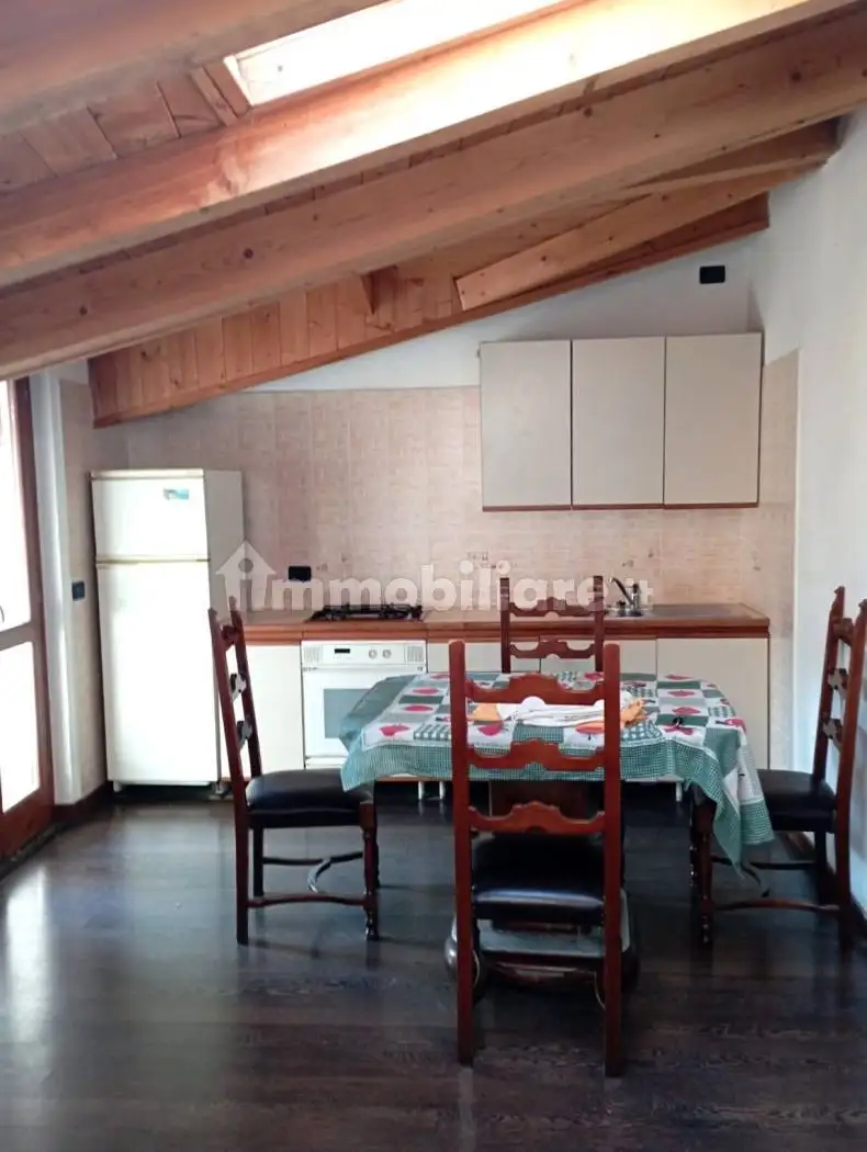 Appartamento in vendita a Barni