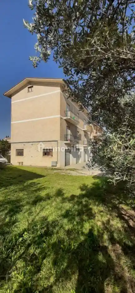 Palazzo - Edificio in vendita a Monte Vidon Corrado