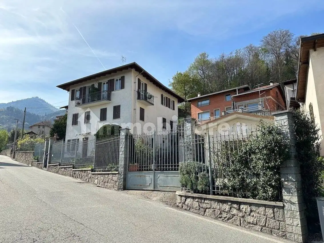 Villa in vendita a Portula