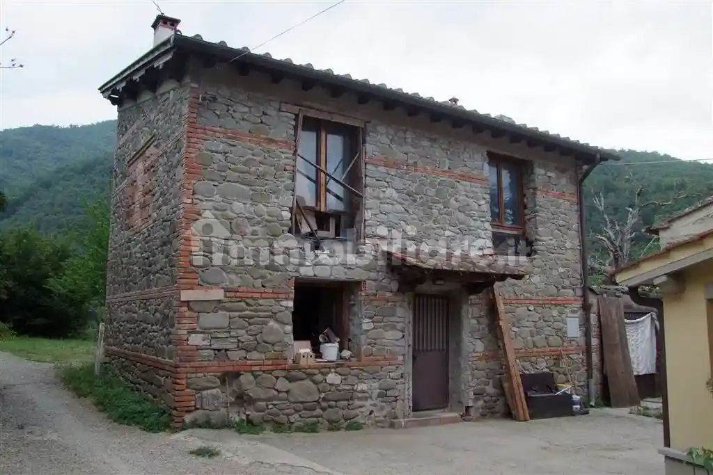 Casa indipendente in vendita a Dicomano