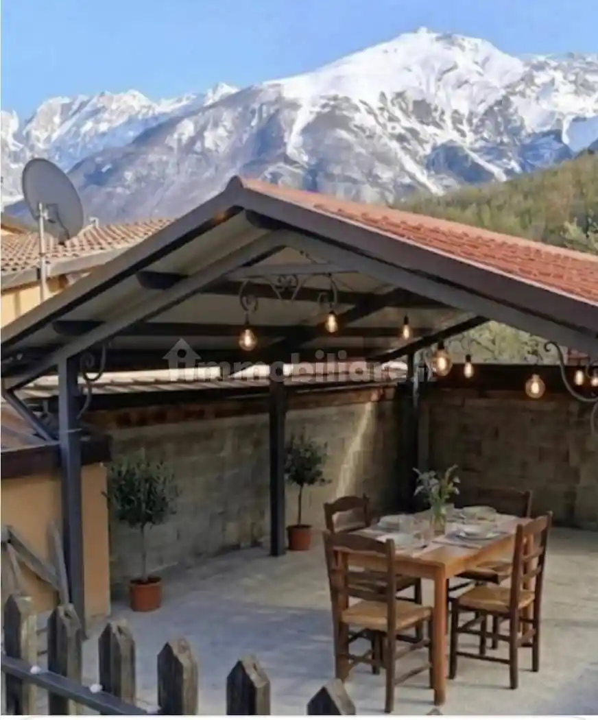 Casa indipendente in vendita a Isola del Gran Sasso d'Italia