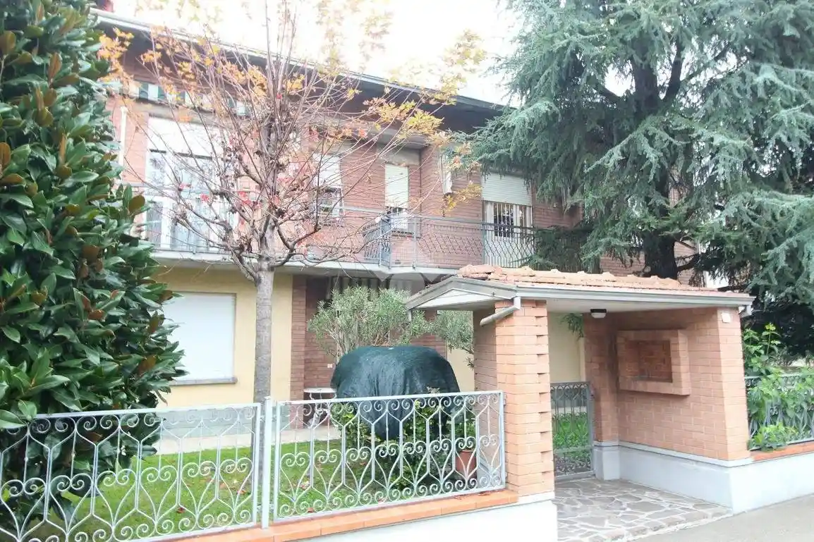 Casa indipendente in vendita a Bagnolo in Piano