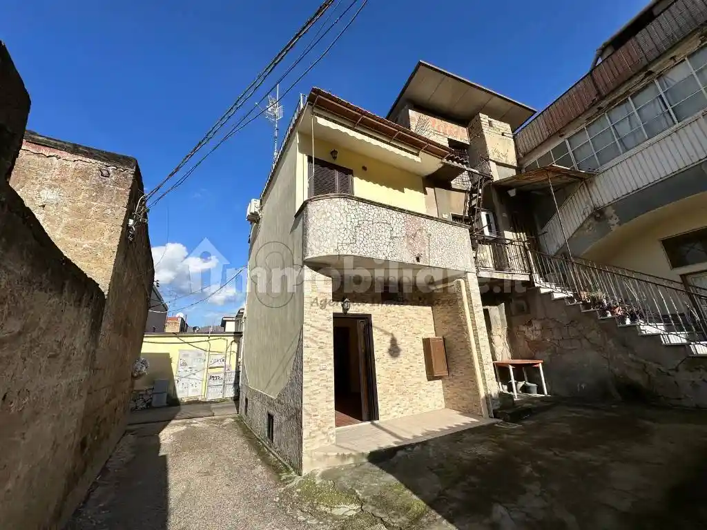 Casa indipendente in vendita a San Felice a Cancello