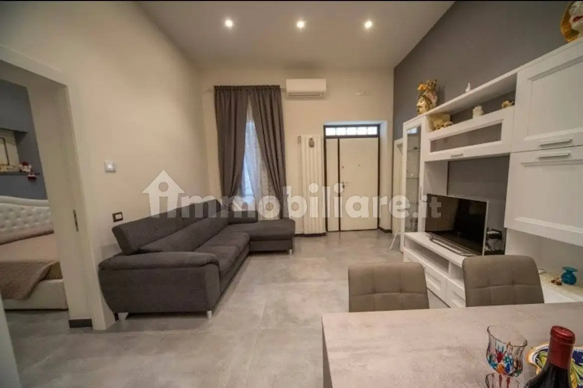 Casa indipendente in affitto a Acireale