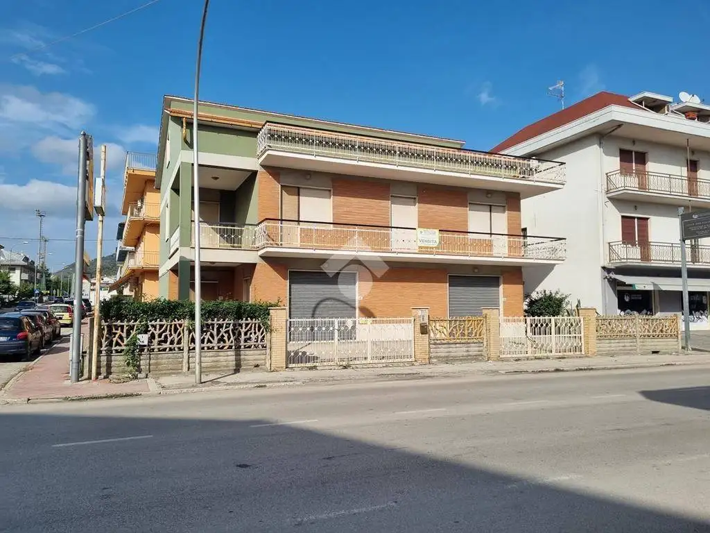 Villa unifamiliare via Nazionale 79, Castelnuovo Vomano, Castellalto - foto 2