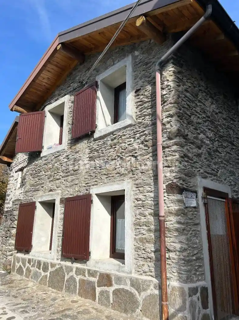 Casa indipendente in vendita a Valvarrone