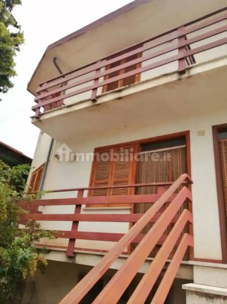 Villa bifamiliare via Emilio Salgari San C., San Pelino, Avezzano - foto 2