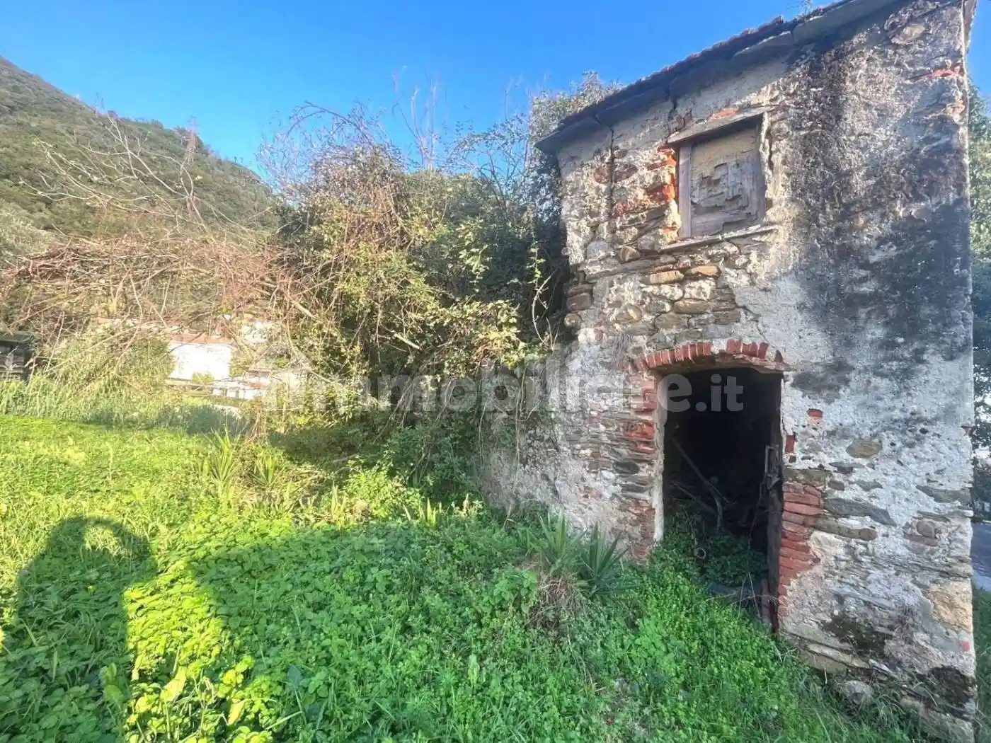 Casa indipendente in vendita a Massa