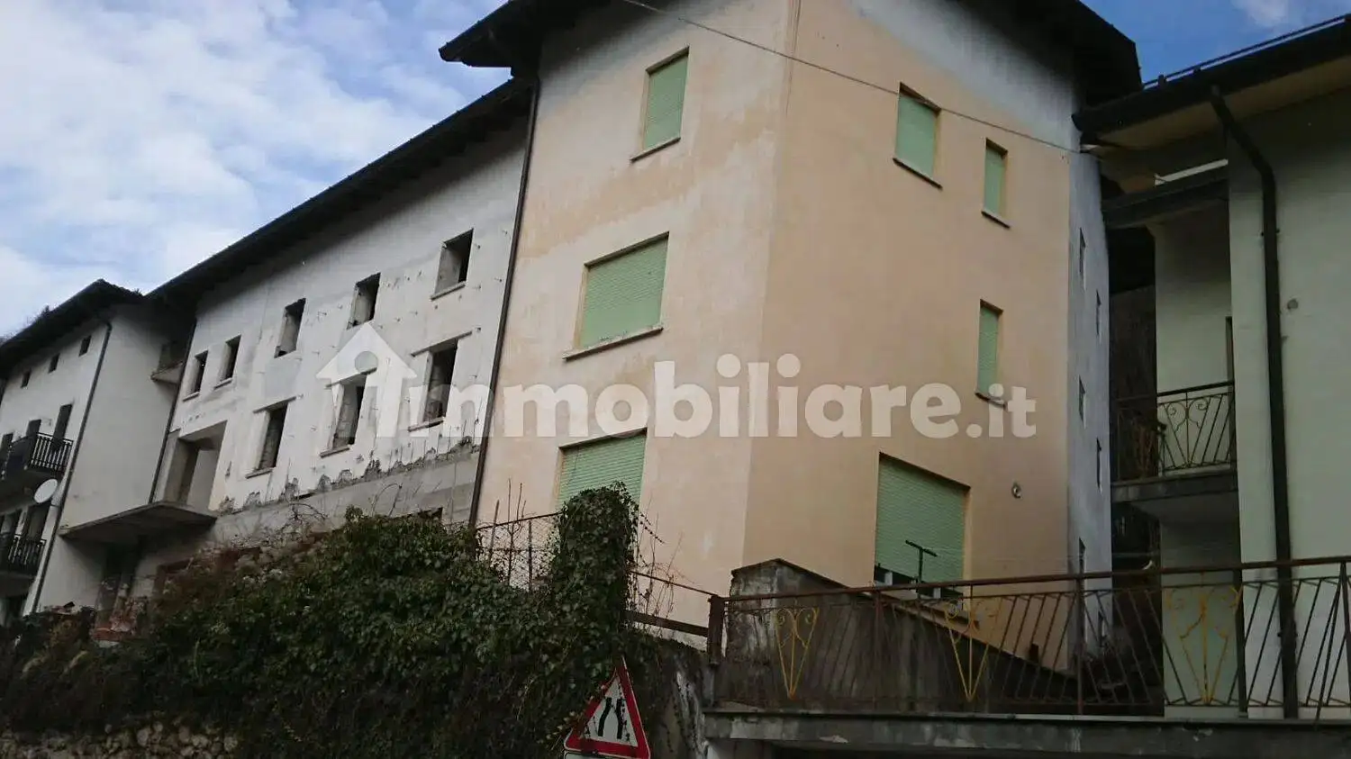 Palazzo - Edificio in vendita a Cercivento