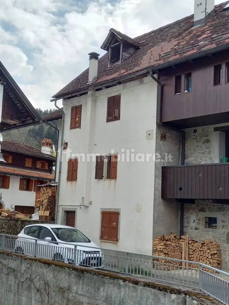 Villa in vendita a Comeglians