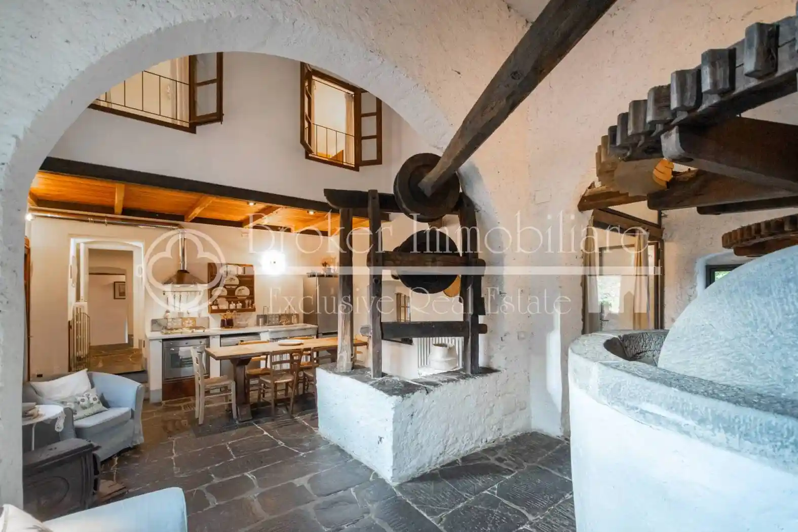 Rustico - Casale in vendita a Luni