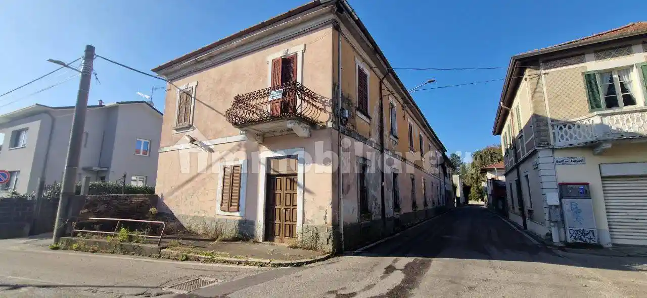 Casa indipendente in vendita a Venegono Superiore