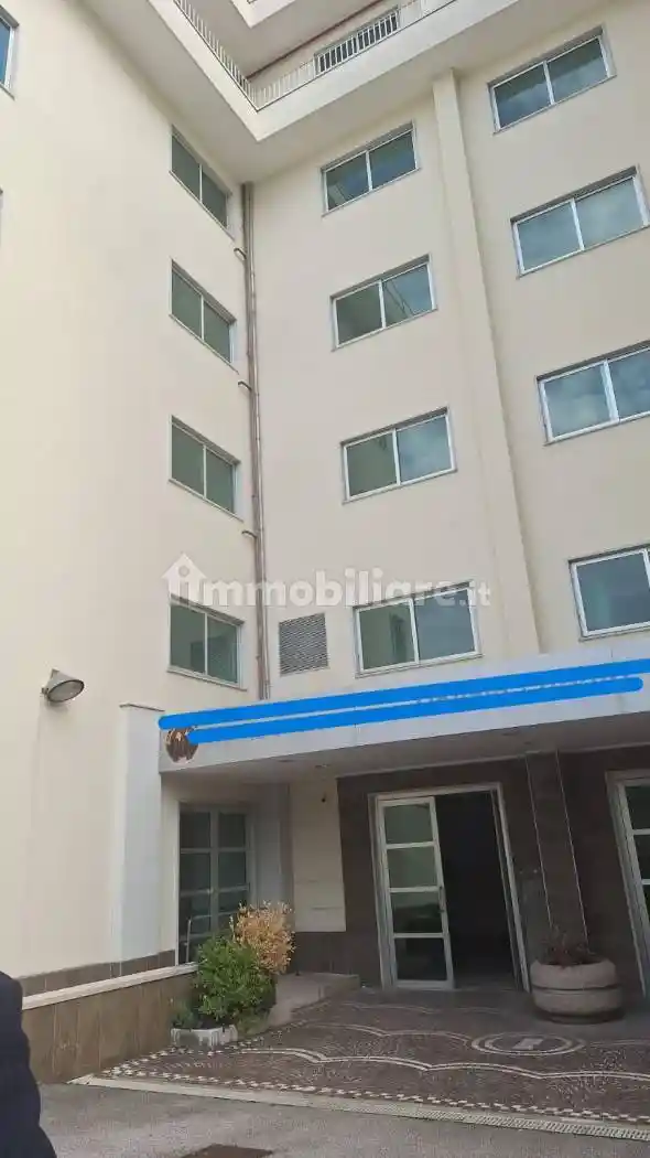 Palazzo - Edificio in Affitto - foto 2