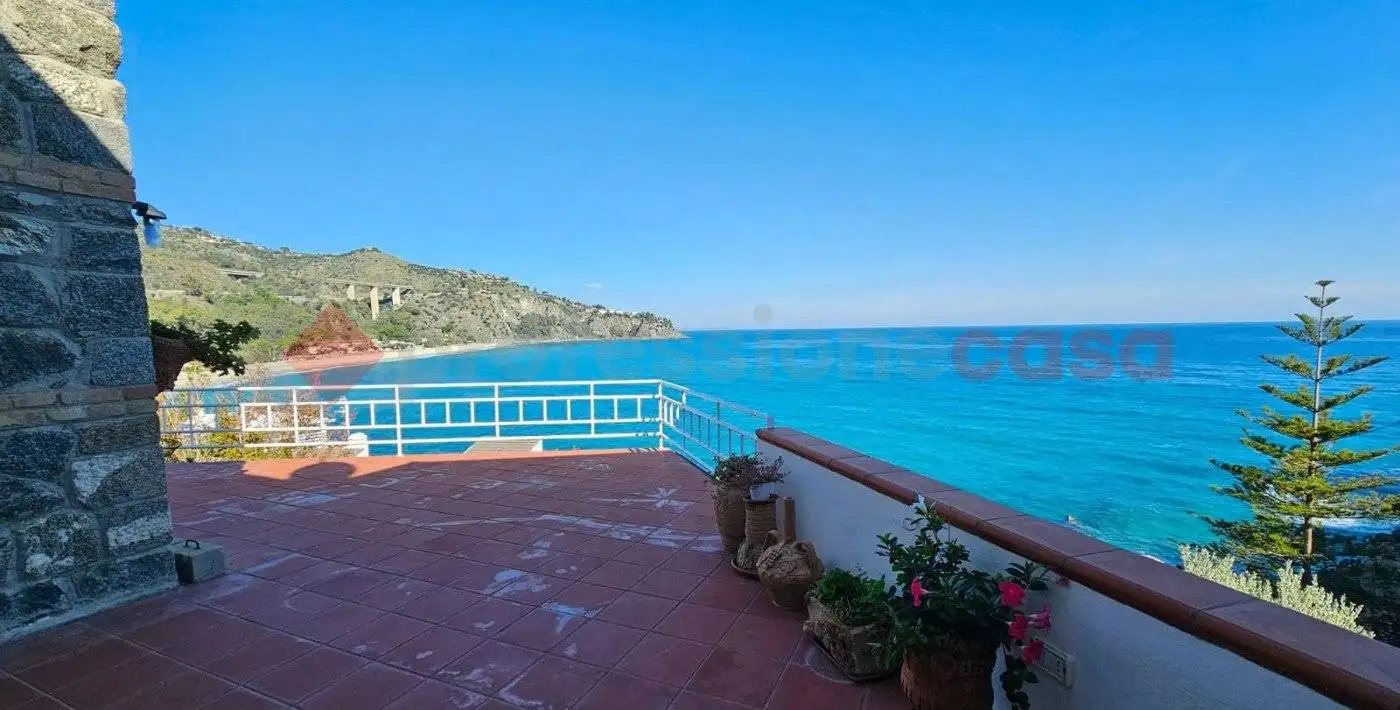 Appartamento in vendita a Stalettì