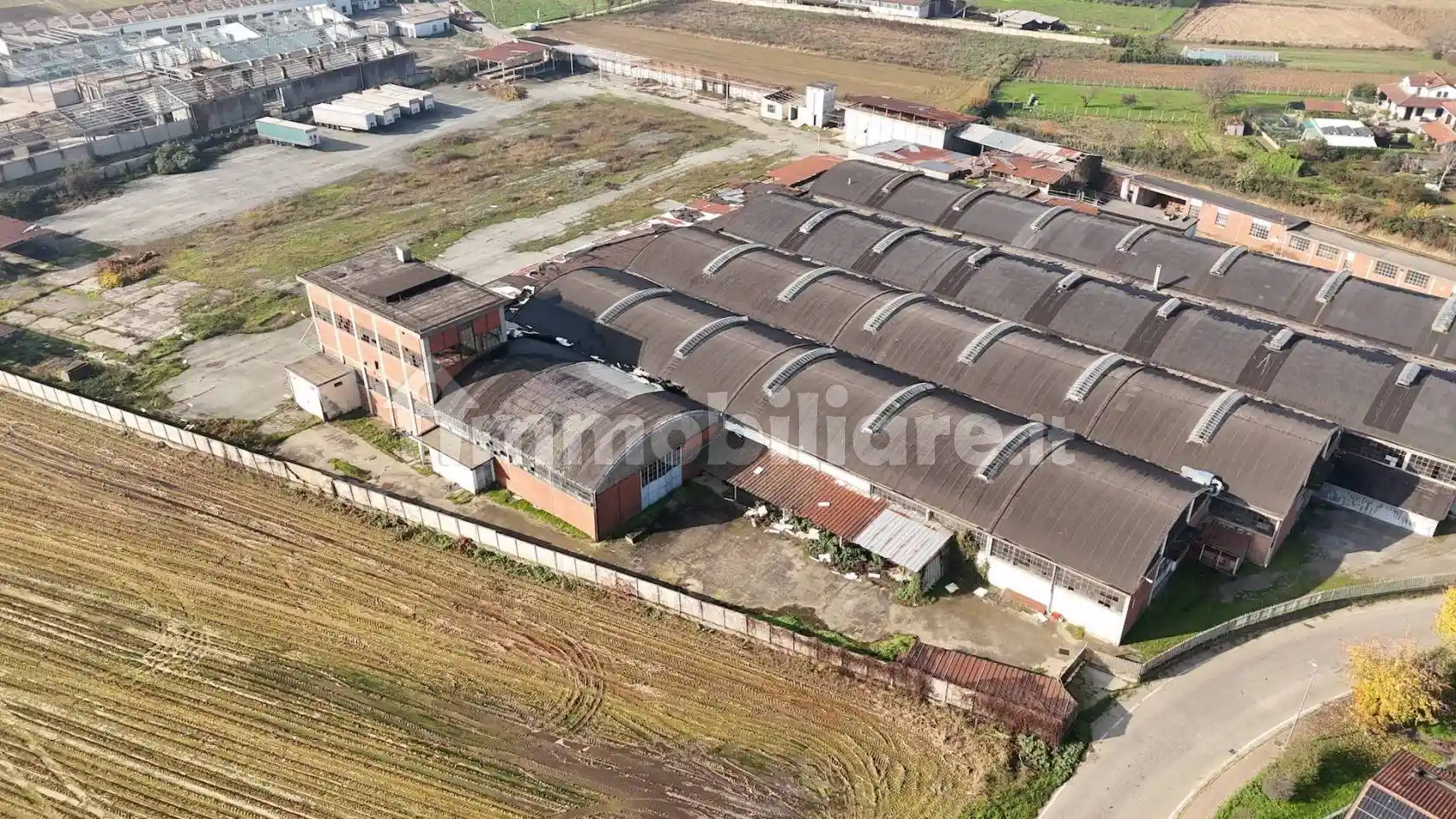 Palazzo - Edificio in vendita a Piobesi Torinese