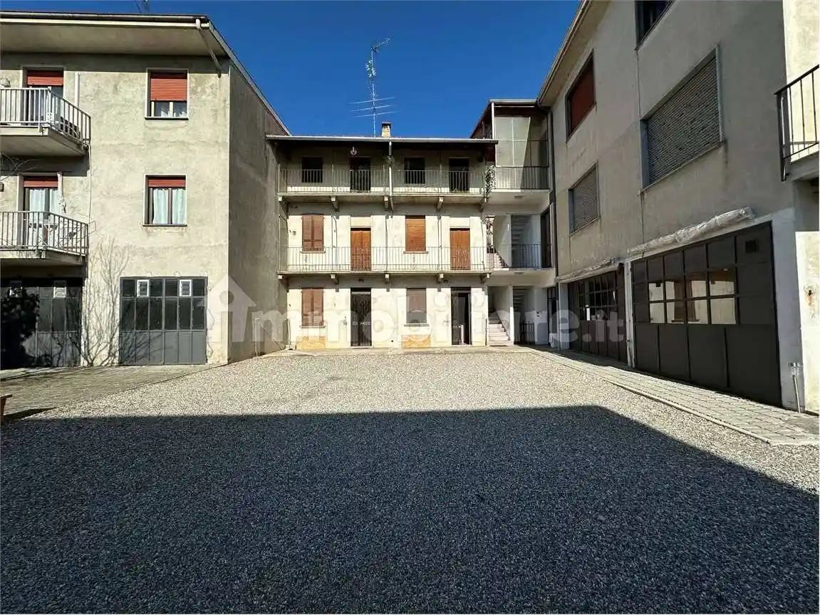 Rustico - Casale in vendita a Bellinzago Novarese