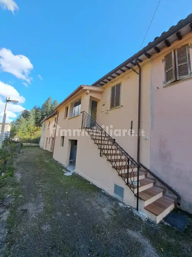 Palazzo - Edificio in vendita a Sellano