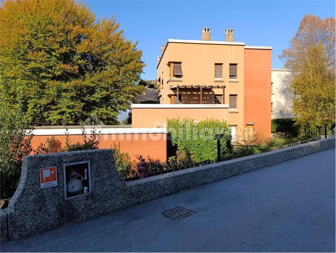 Appartamento via Mazzini, 2, Centro, Barzanò - foto 2