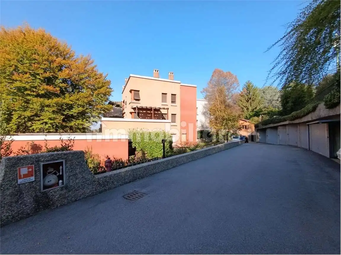 Appartamento via Mazzini, 2, Centro, Barzanò - foto 3