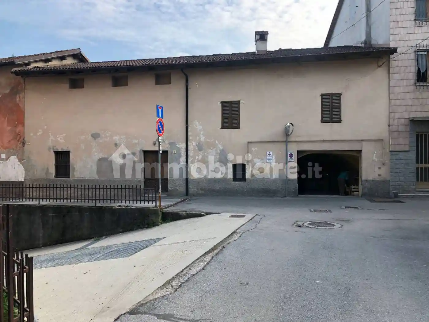 Palazzo - Edificio in vendita a Roccavione