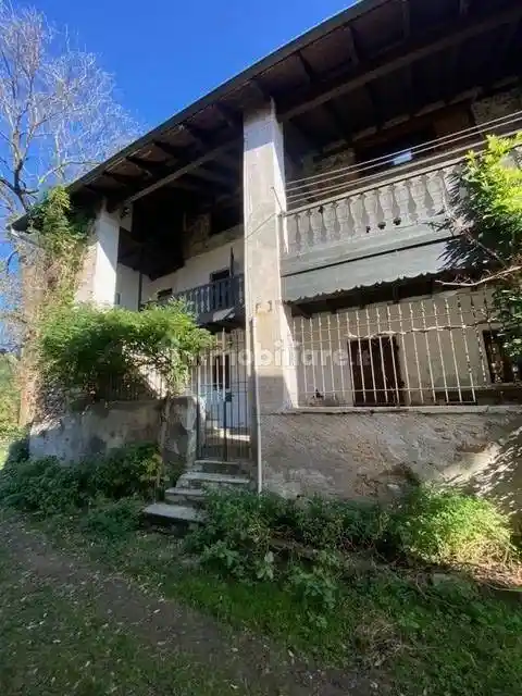 Casa indipendente in vendita a Borgosesia