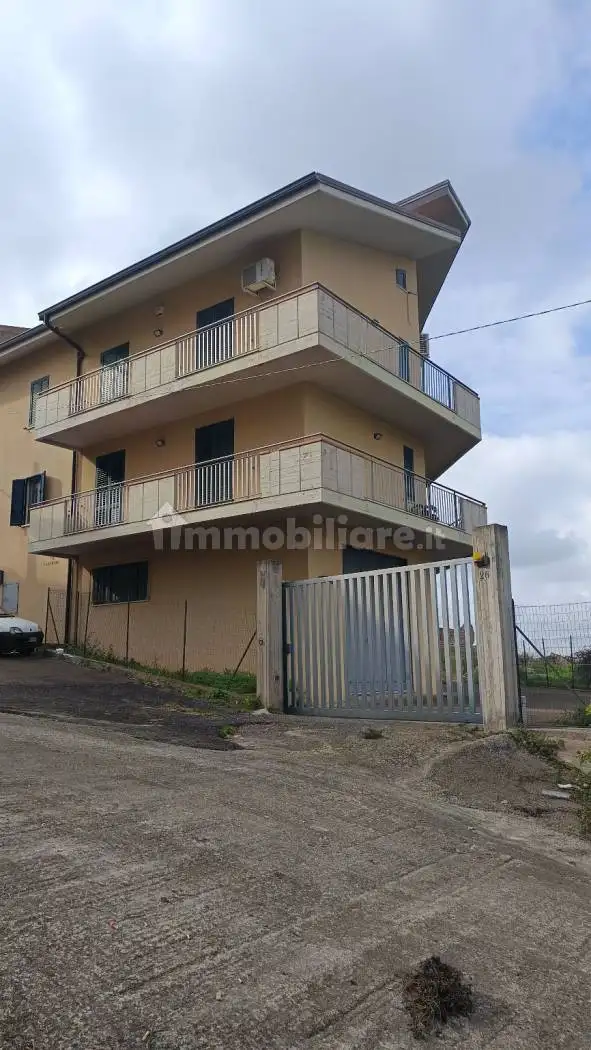 Appartamento in vendita a Leonforte