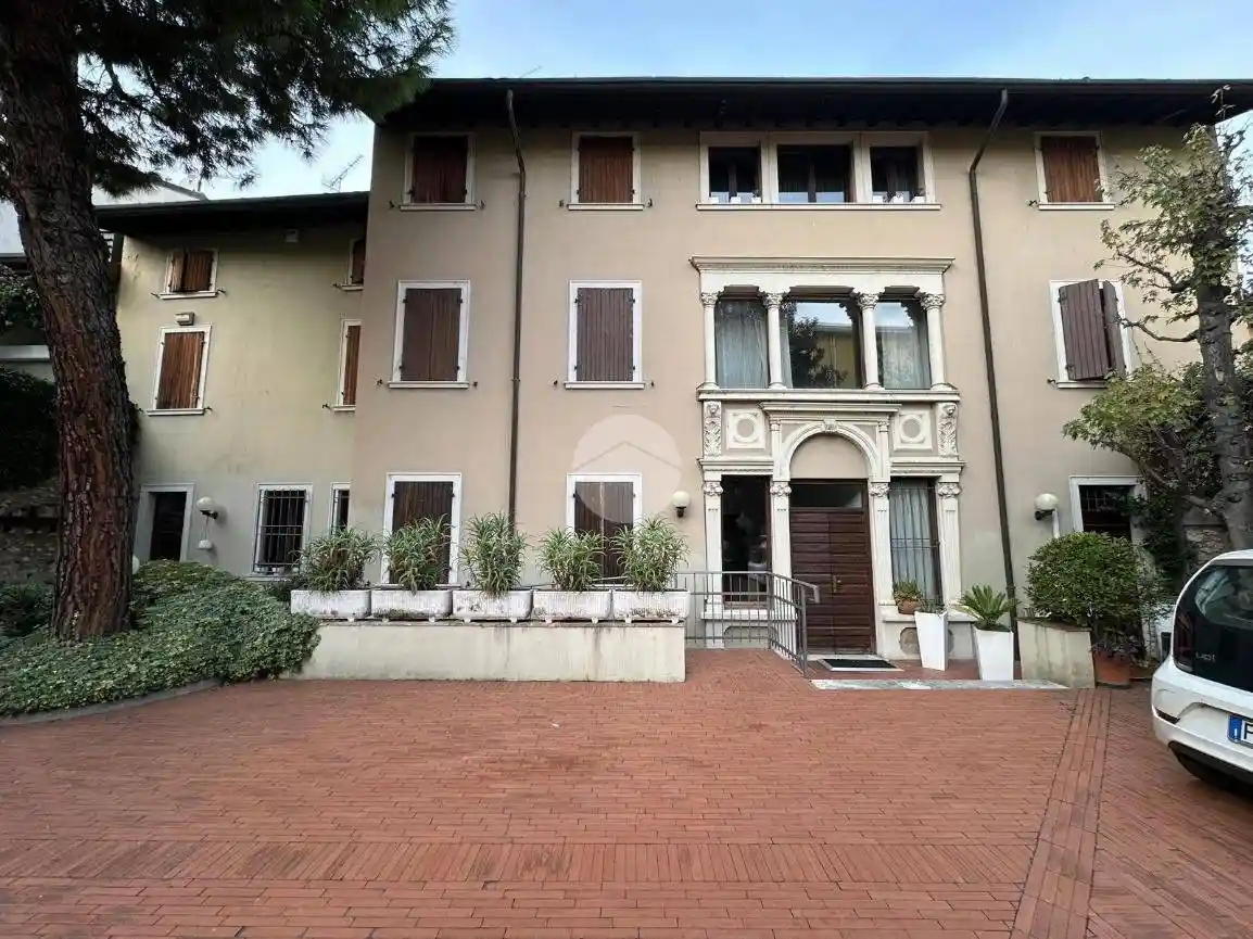 Appartamento in vendita a Desenzano del Garda