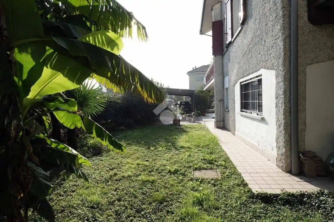 Villa in vendita a Sovico