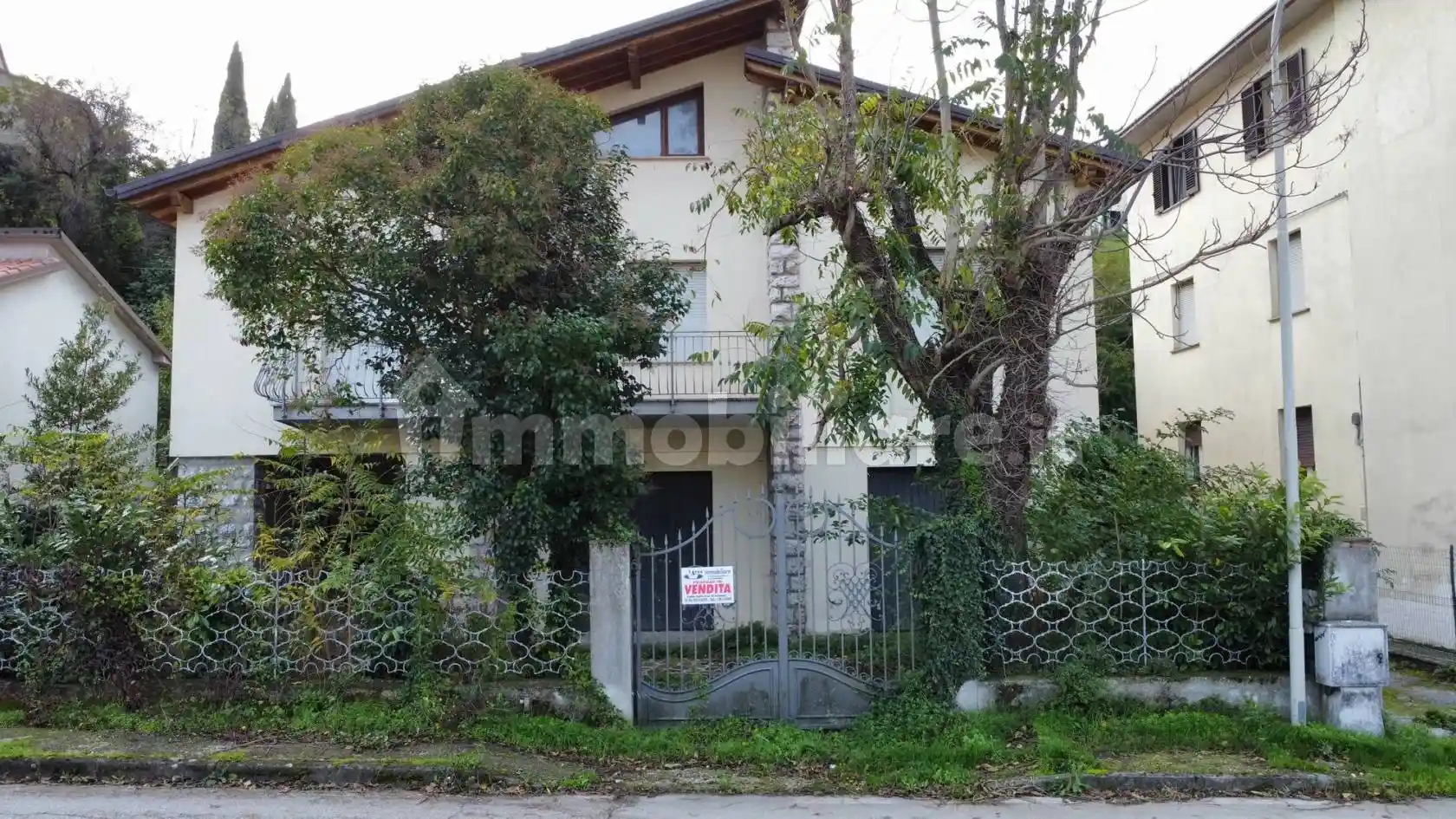 Villa in vendita a Gualdo Tadino