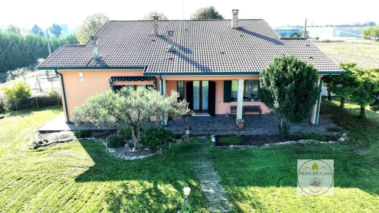 Casa indipendente in vendita a Casale di Scodosia