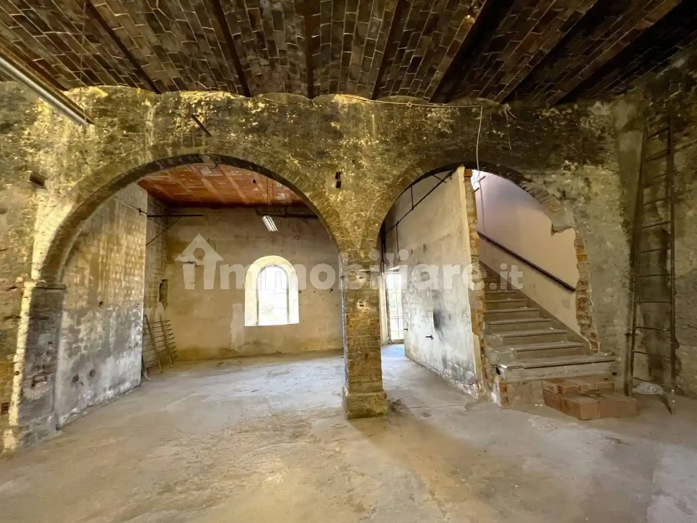 Palazzo - Edificio in vendita a Montalcino