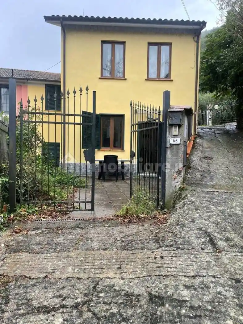 Appartamento in vendita a Podenzana