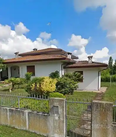 Villa in vendita a Lagosanto