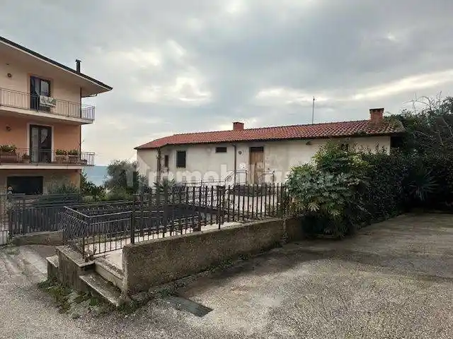 Villa in vendita a Campoli del Monte Taburno