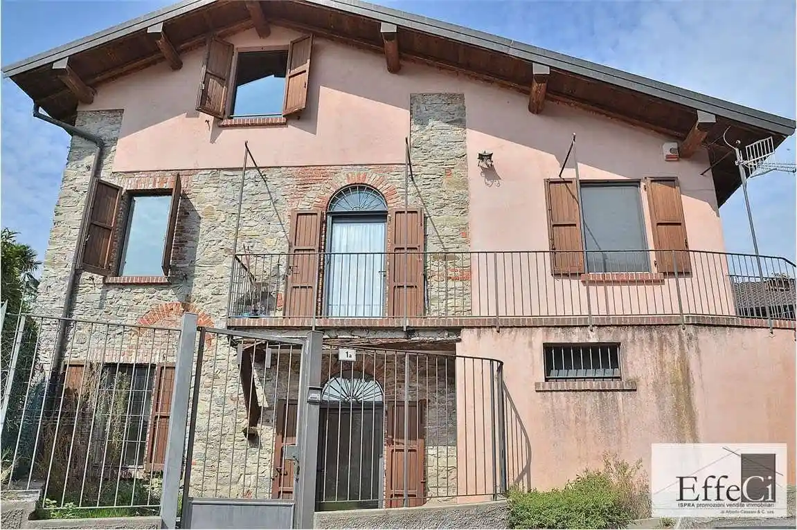 Casa indipendente in vendita a Besozzo