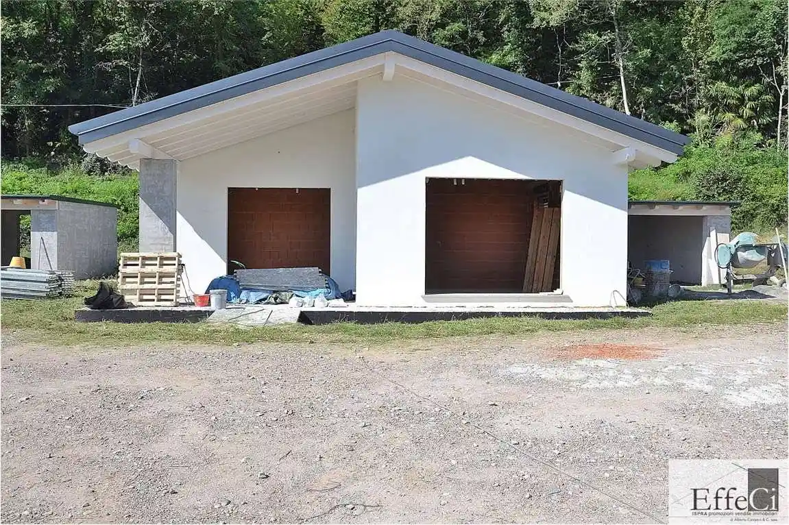 Villa in vendita a Leggiuno