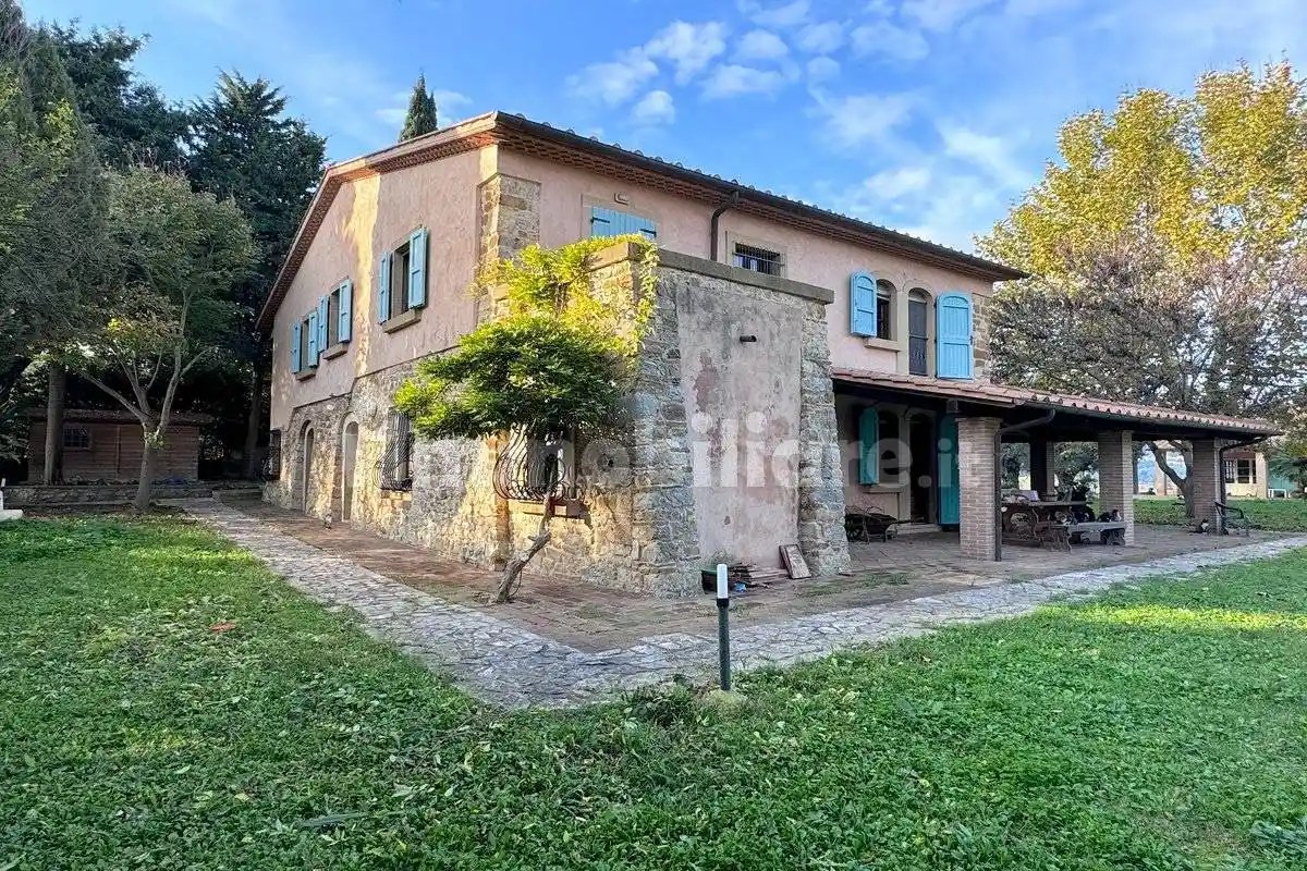 Rustico - Casale in vendita a Rosignano Marittimo