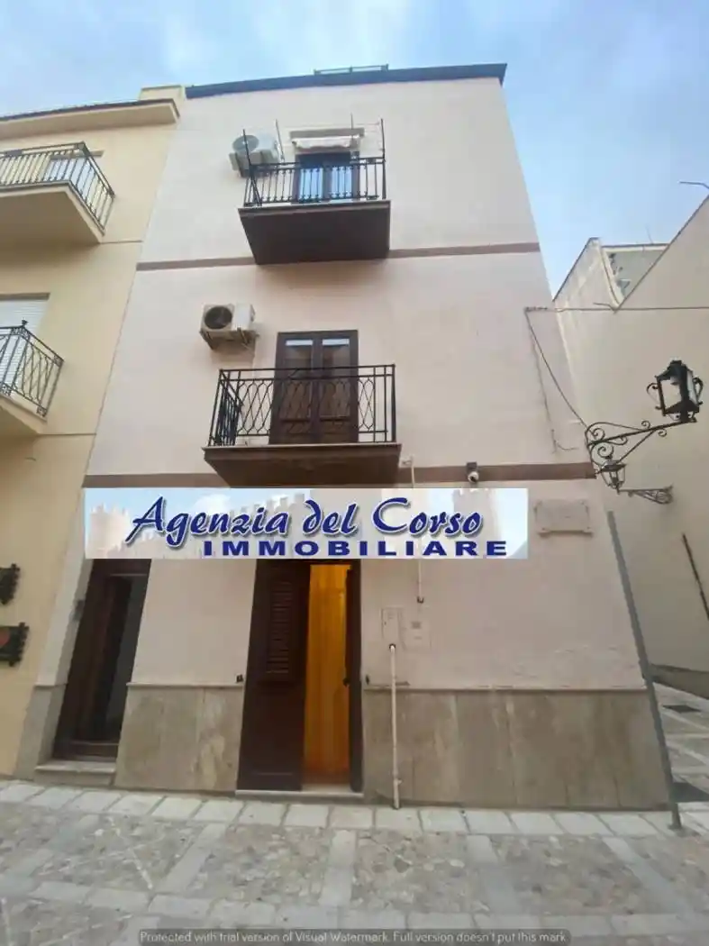 Palazzo - Edificio in vendita a Castellammare del Golfo