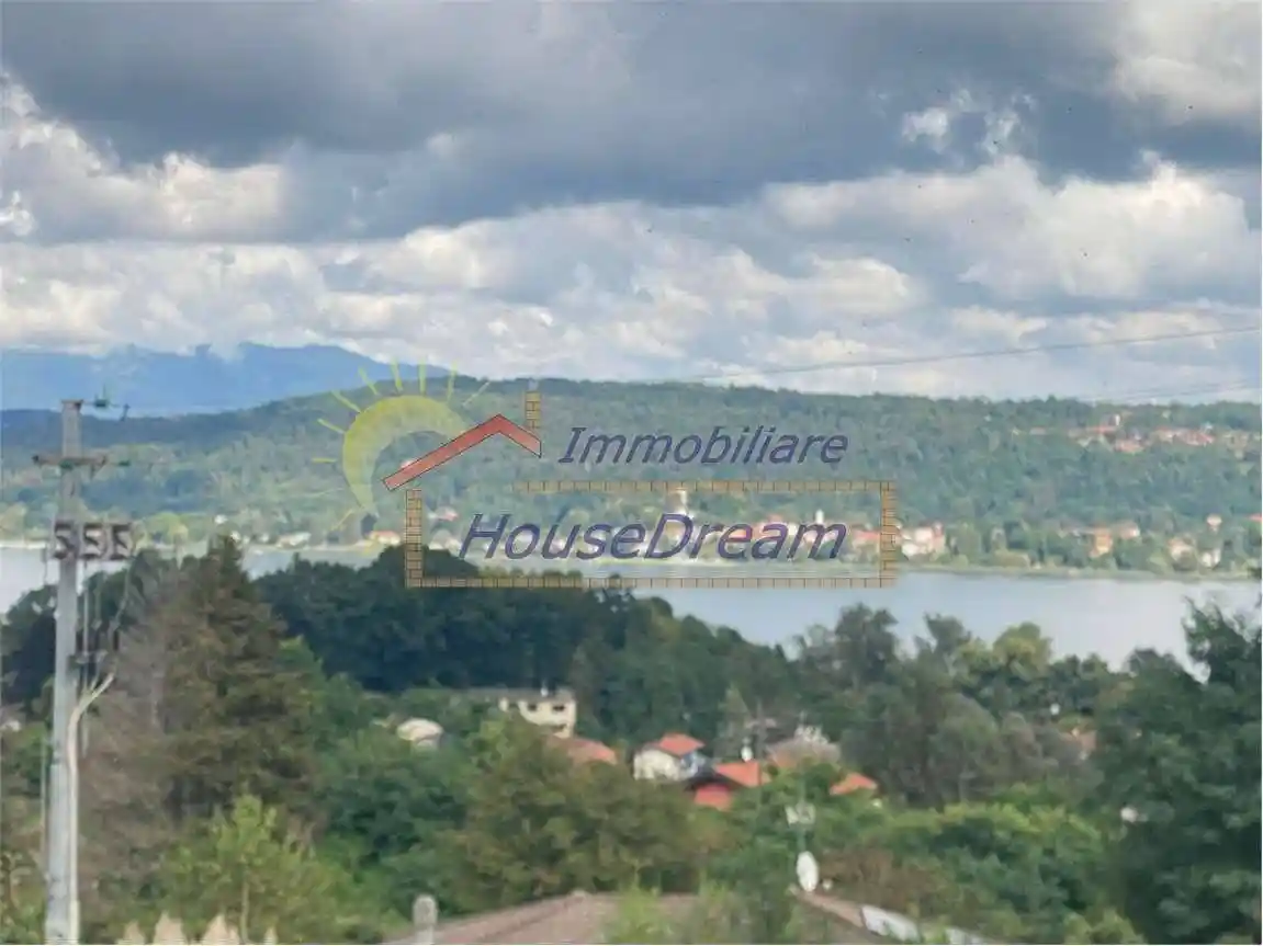 Villa in vendita a Dormelletto