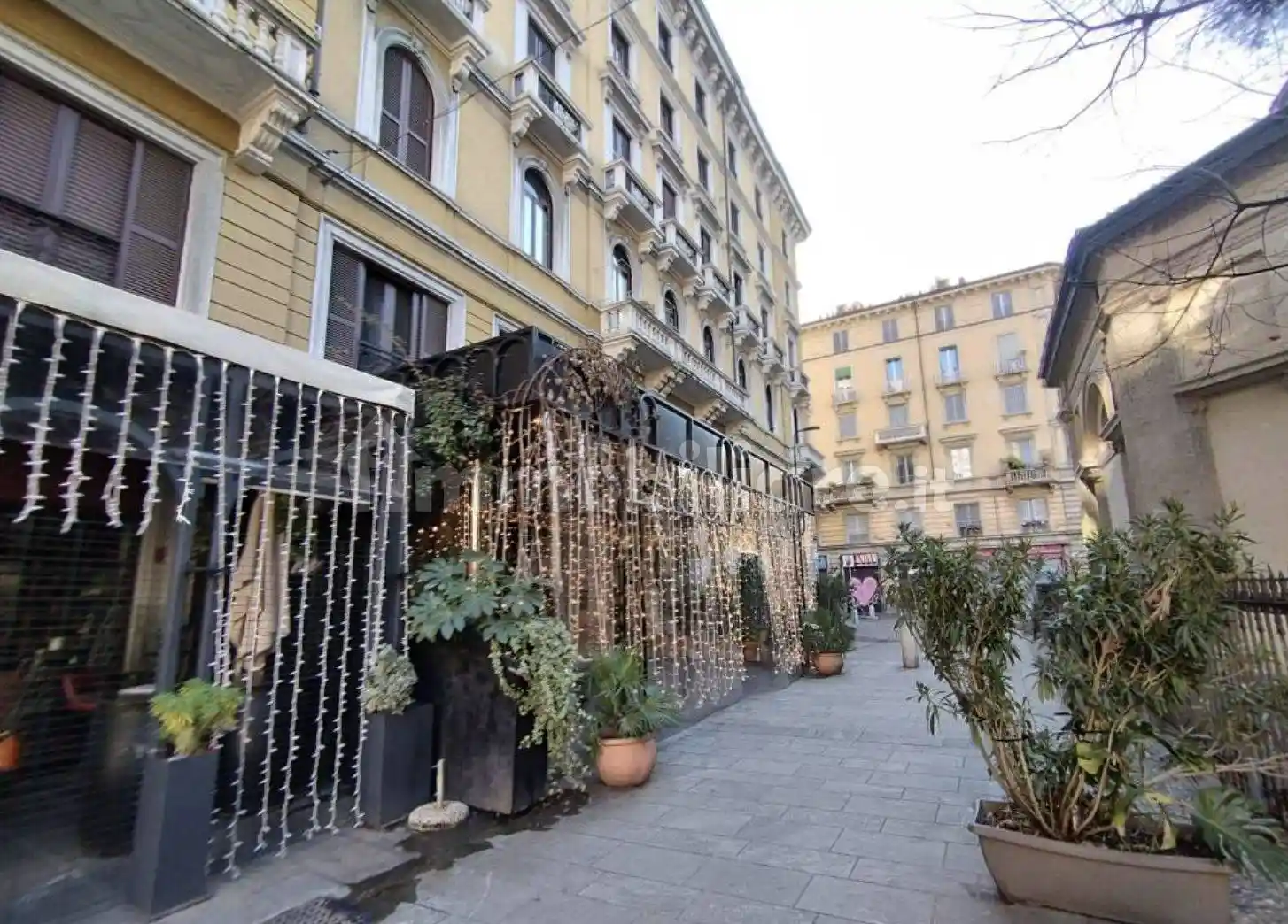 Bilocale via Lazzaro Palazzi 2, Porta Venezia, Milano - foto 2