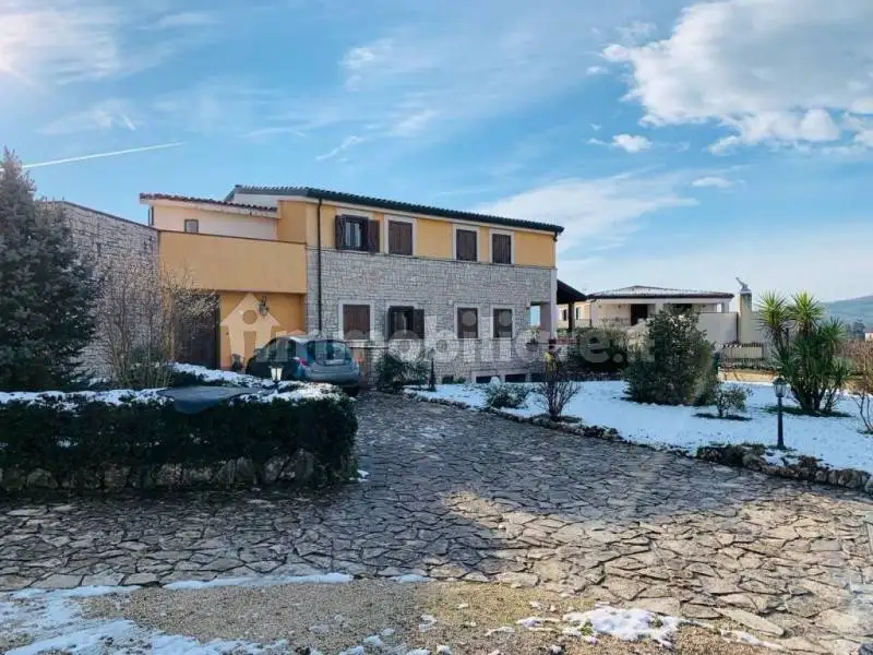 Appartamento in vendita a Dugenta