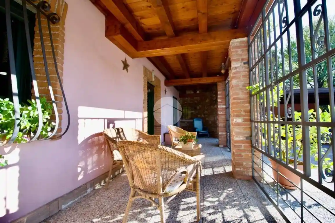 Casa indipendente in vendita a Desenzano del Garda