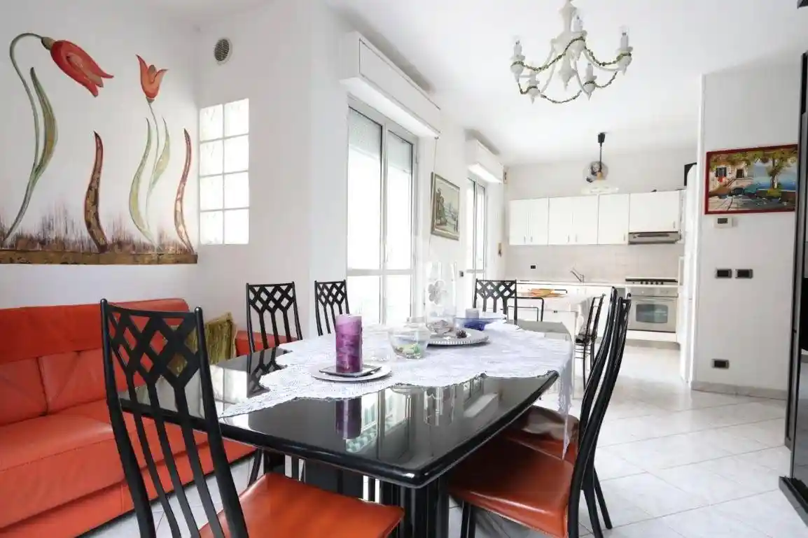 Quadrilocale via Abruzzo 44, Centro, Alba Adriatica - foto 2