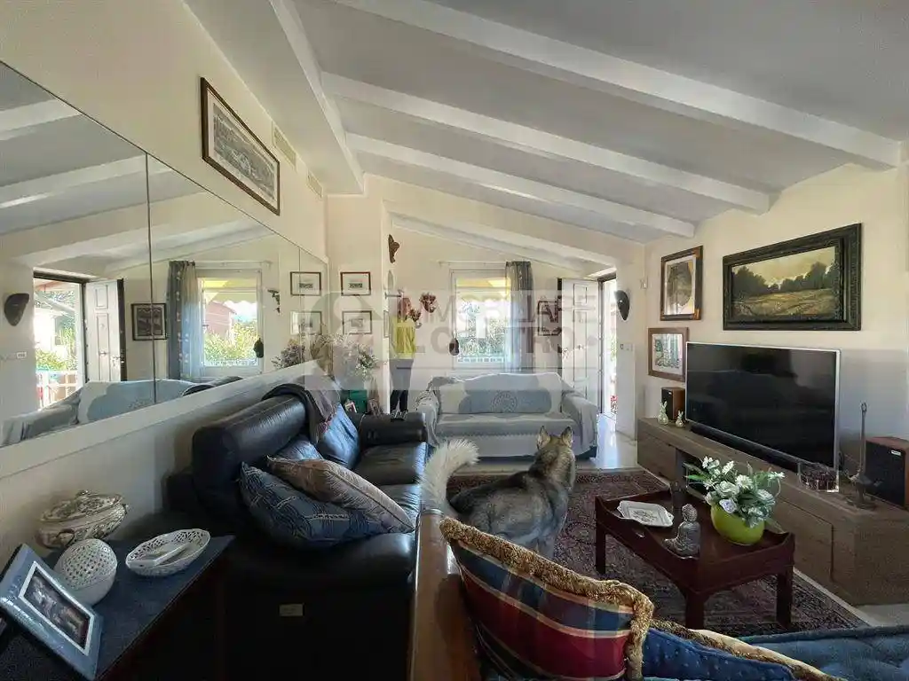 Casa indipendente in vendita a Sarzana