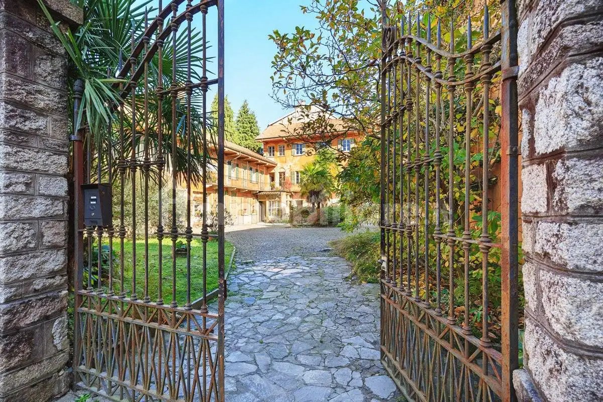 Casa indipendente in vendita a Miasino