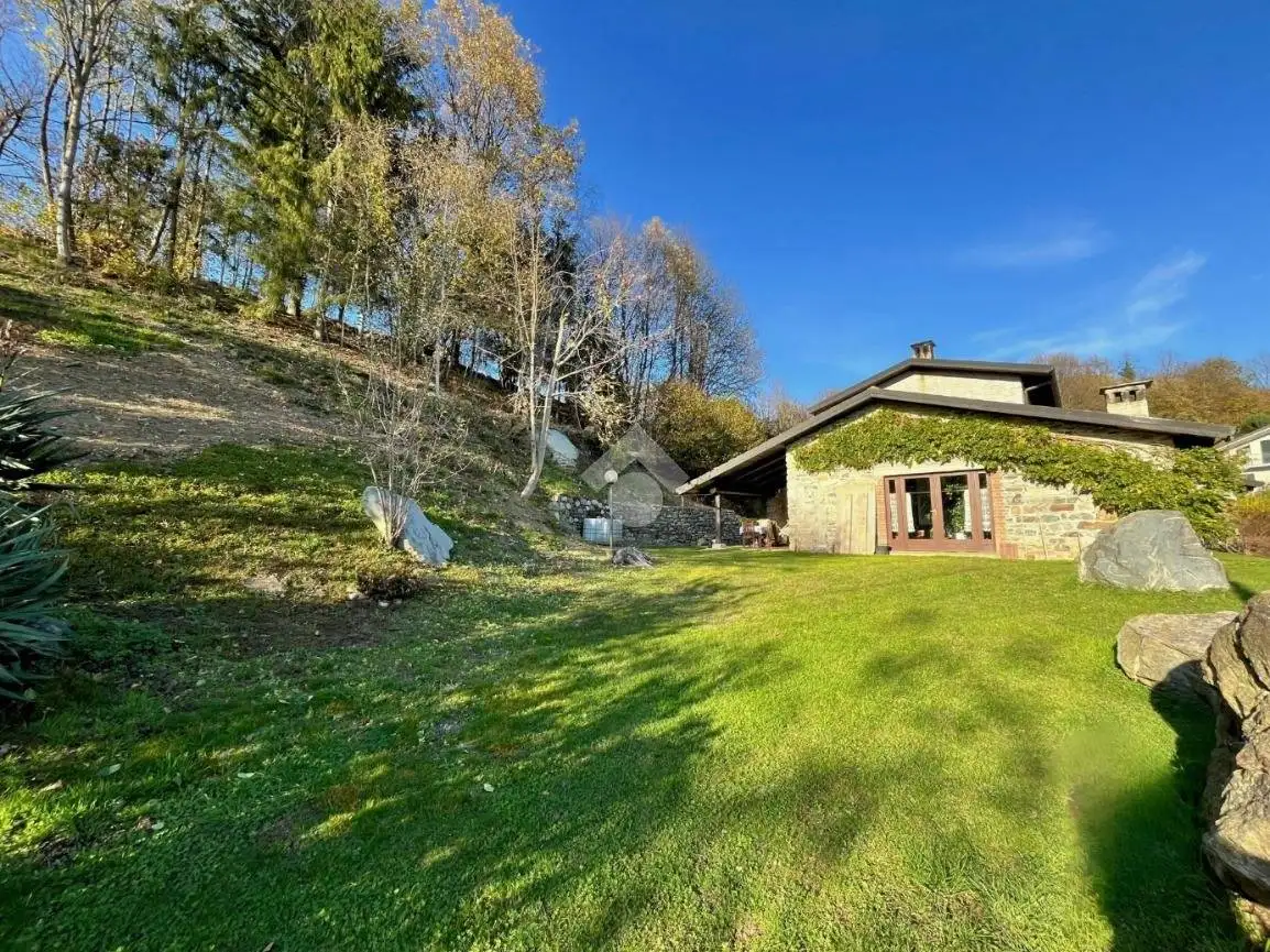 Casa indipendente in vendita a Val di Chy