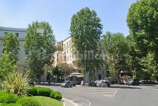 Palazzo - Edificio in vendita a Roma