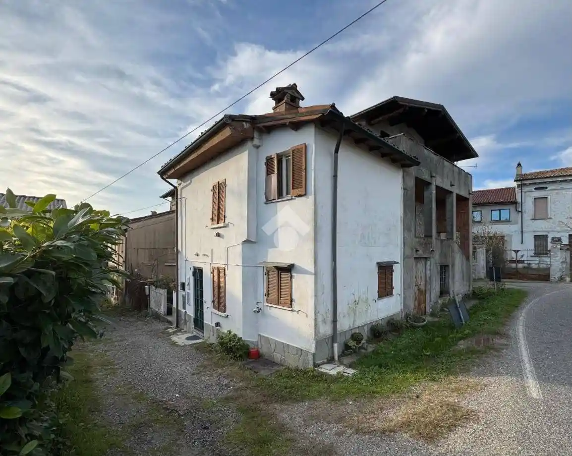 Casa indipendente in vendita a Montù Beccaria